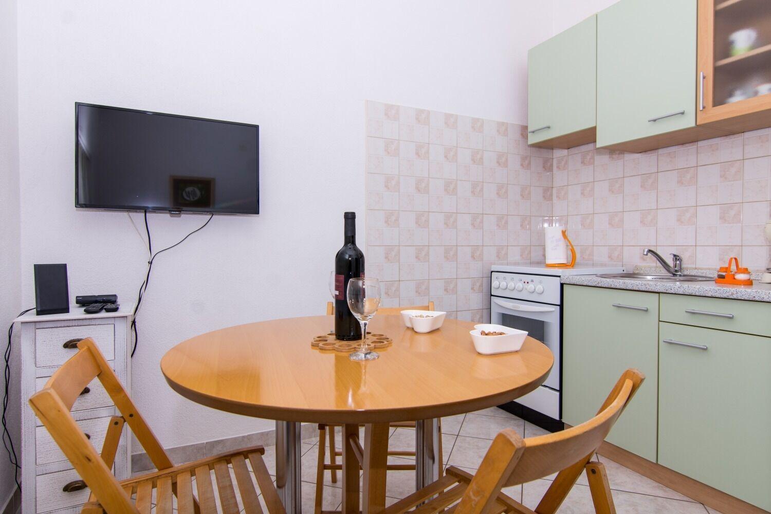 Apartments Ivica - Garden Terrace สลาทิเน ภายนอก รูปภาพ