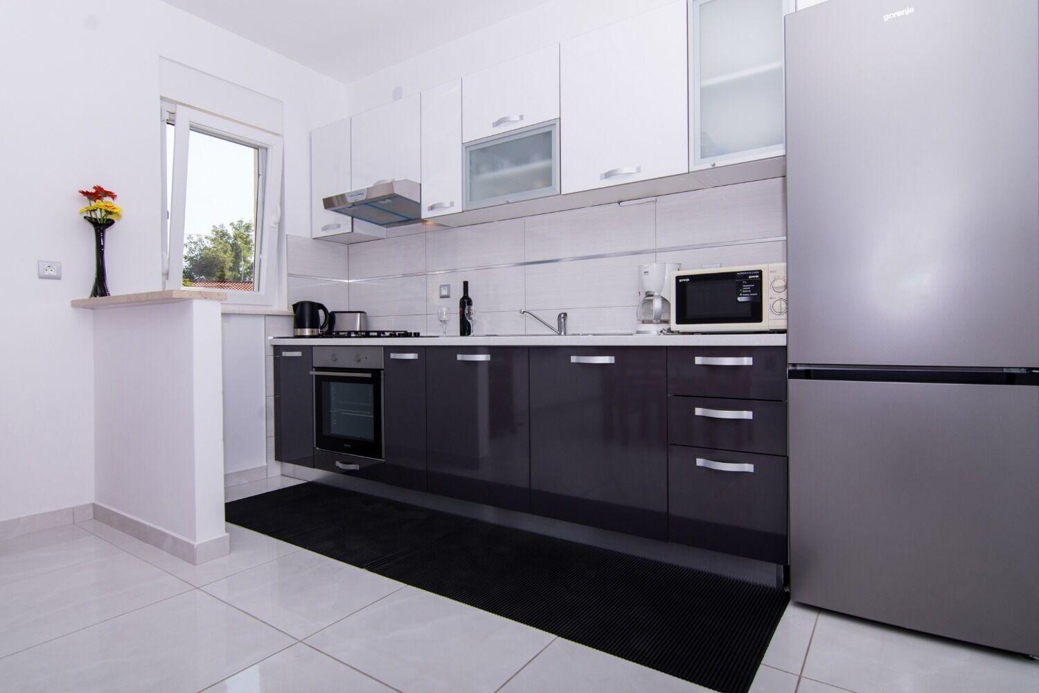 Apartments Ivica - Garden Terrace สลาทิเน ภายนอก รูปภาพ