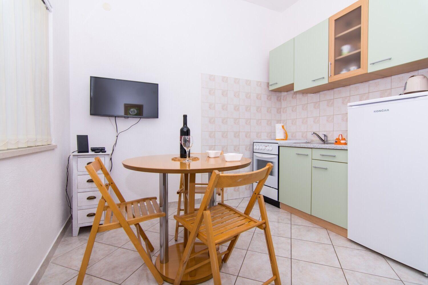 Apartments Ivica - Garden Terrace สลาทิเน ภายนอก รูปภาพ