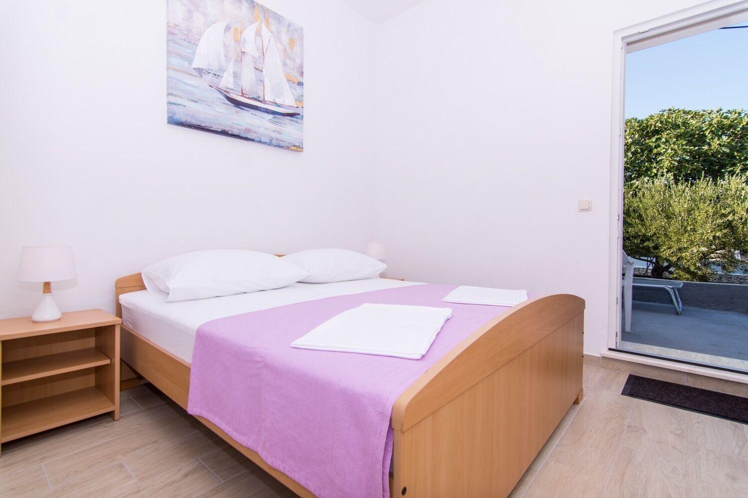Apartments Ivica - Garden Terrace สลาทิเน ภายนอก รูปภาพ