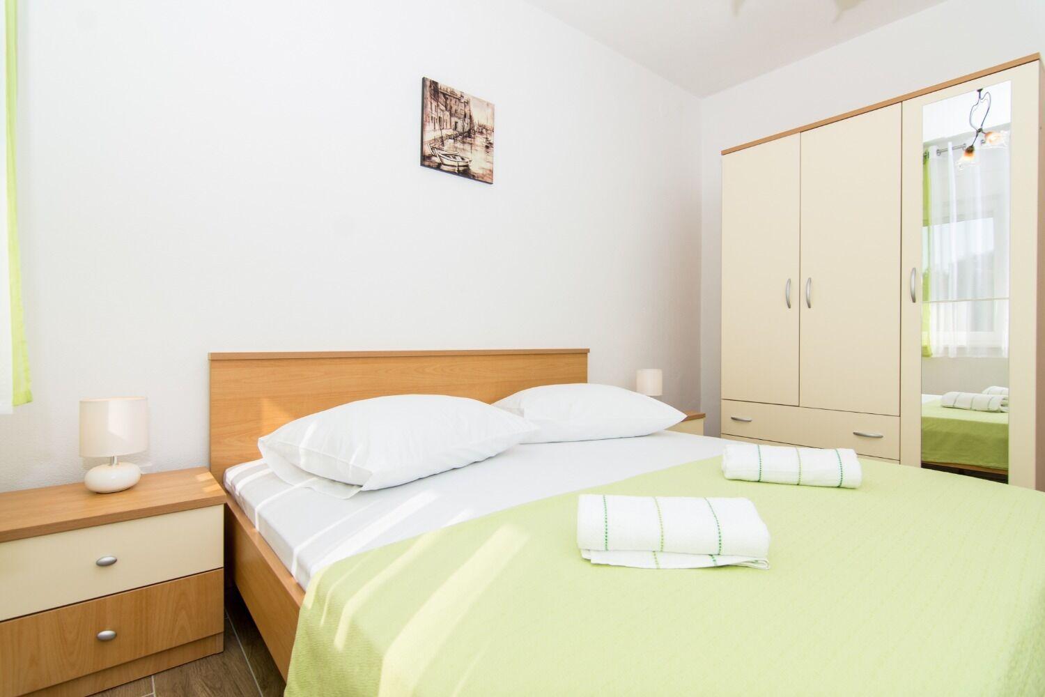 Apartments Ivica - Garden Terrace สลาทิเน ภายนอก รูปภาพ