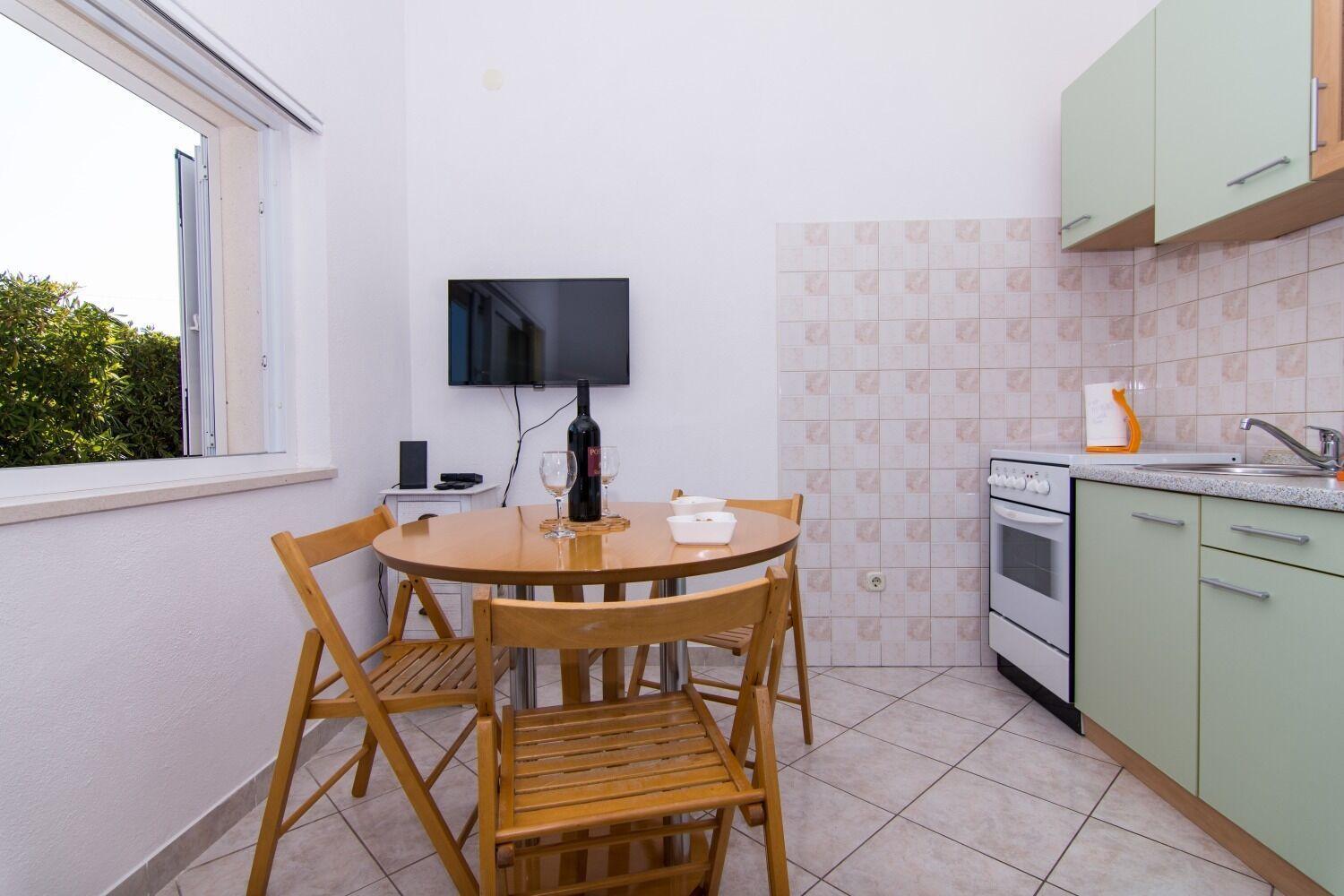 Apartments Ivica - Garden Terrace สลาทิเน ภายนอก รูปภาพ
